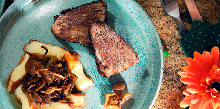 Cupim assado no organo com cogumelos e queijo